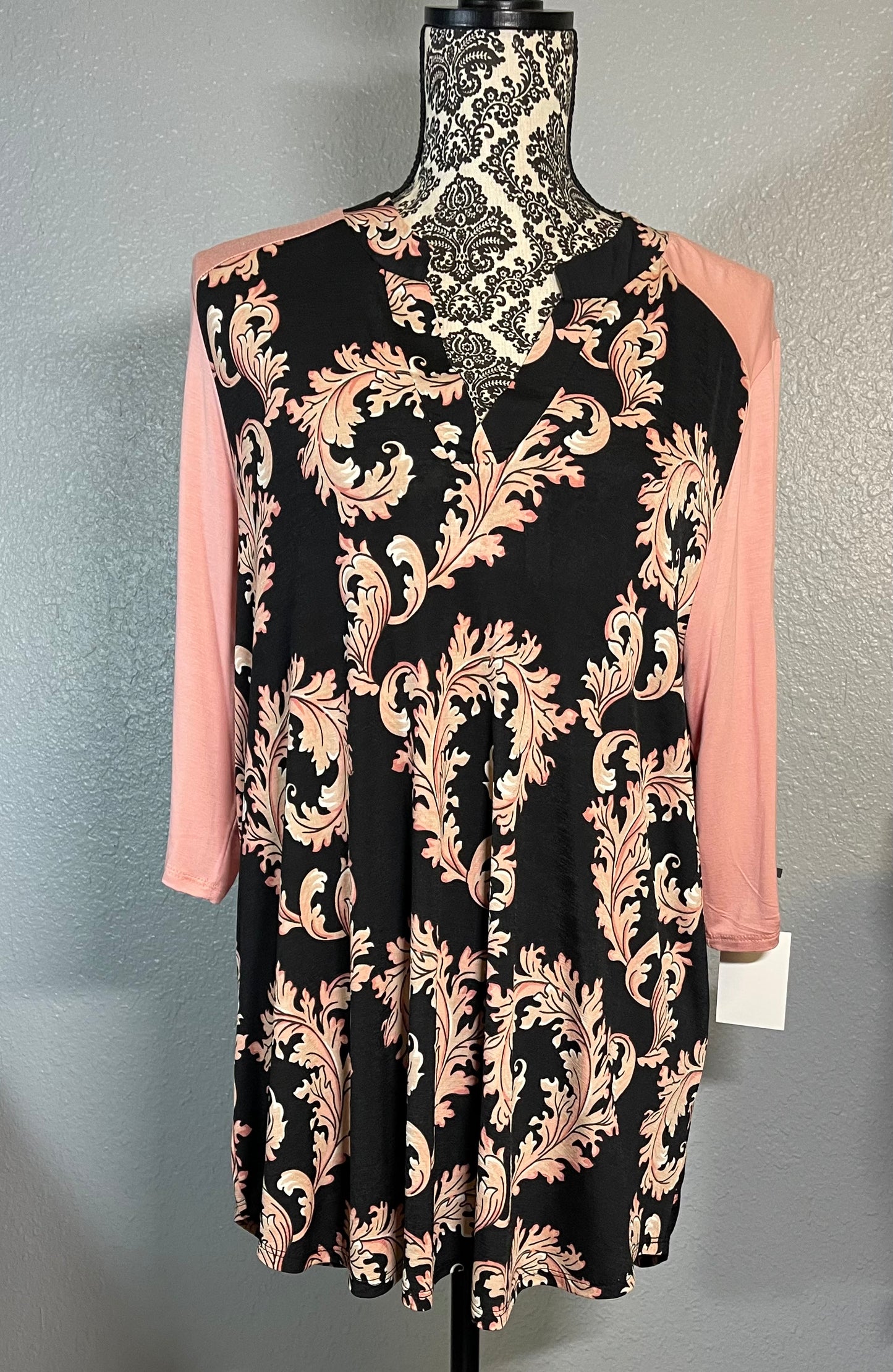 3/4 sleeve peach/black shirt-HoneyMe