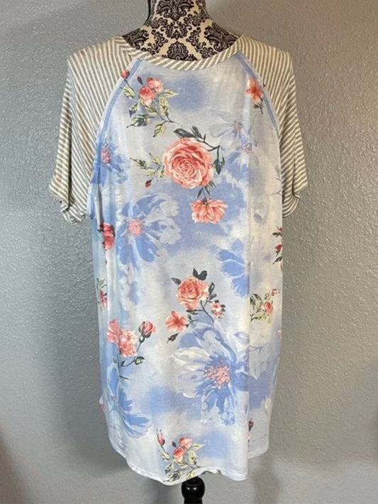 Short sleeve floral top- HoneyMe