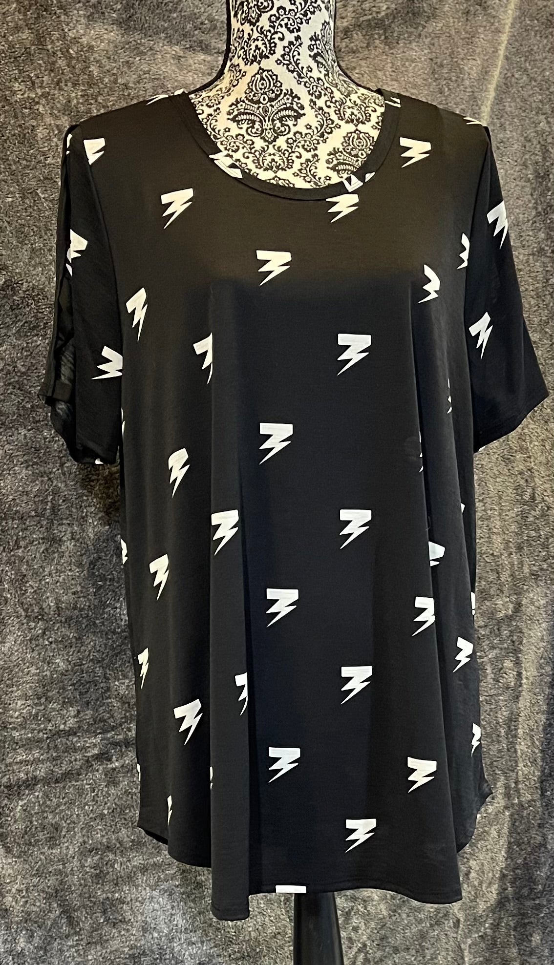 Black/Ivory cold shoulder shirt-HoneyMe