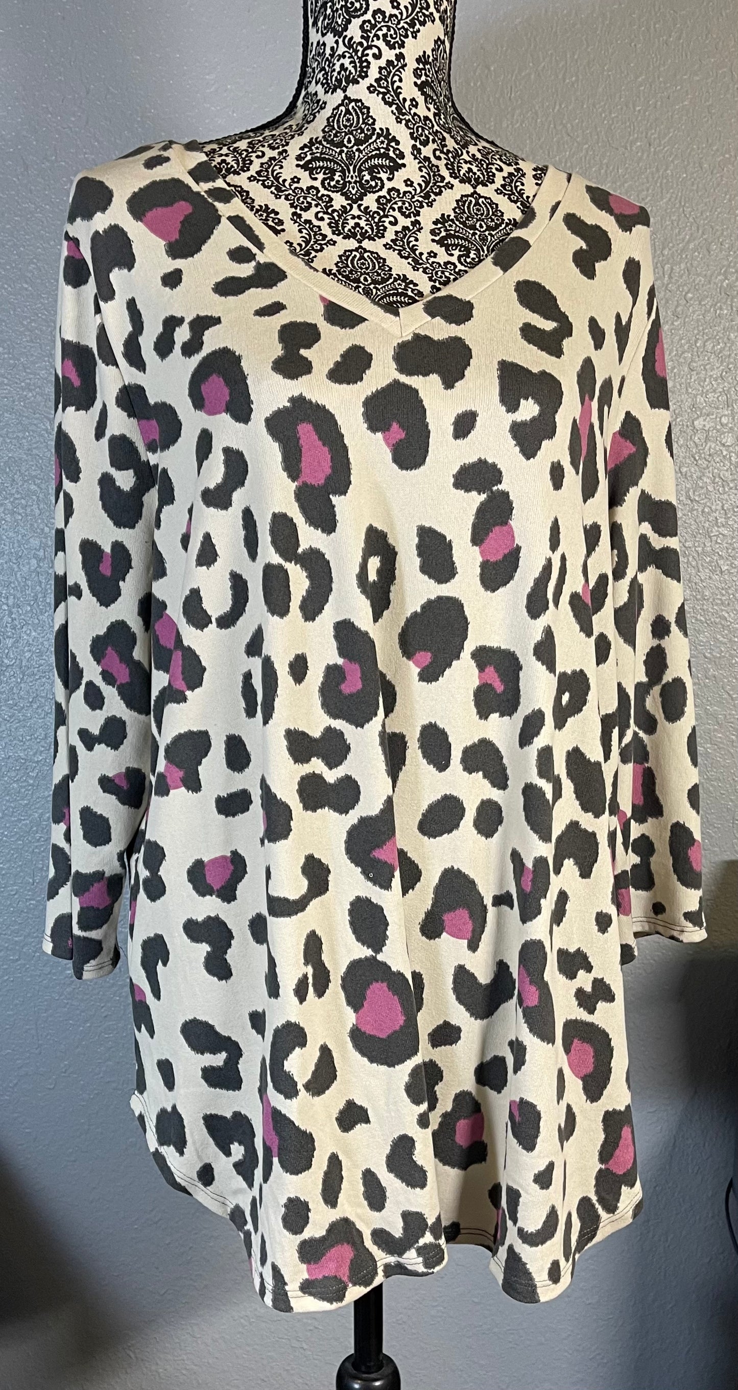 3/4 sleeve Taupe/Magenta animal print-HoneyMe