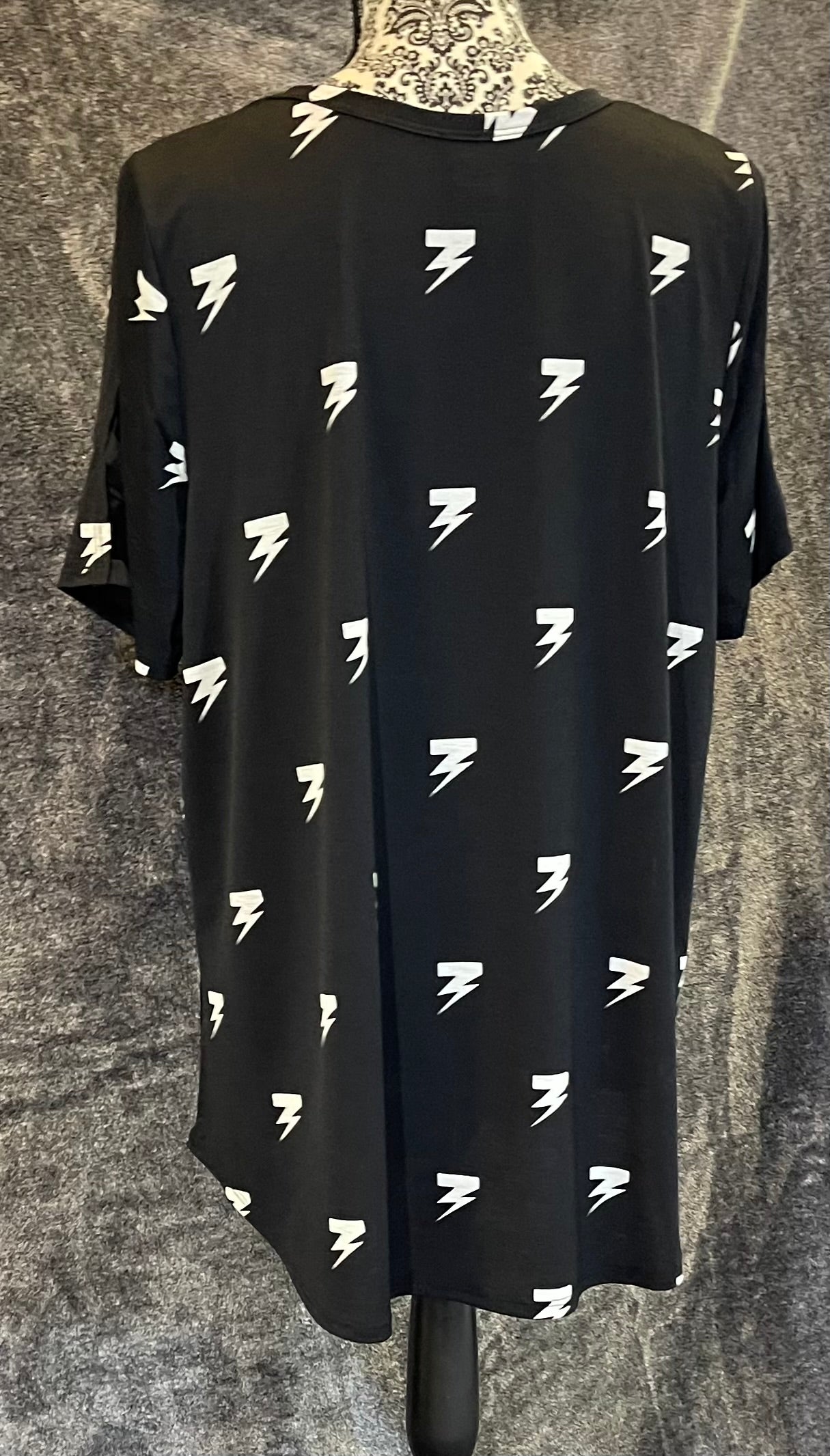 Black/Ivory cold shoulder shirt-HoneyMe