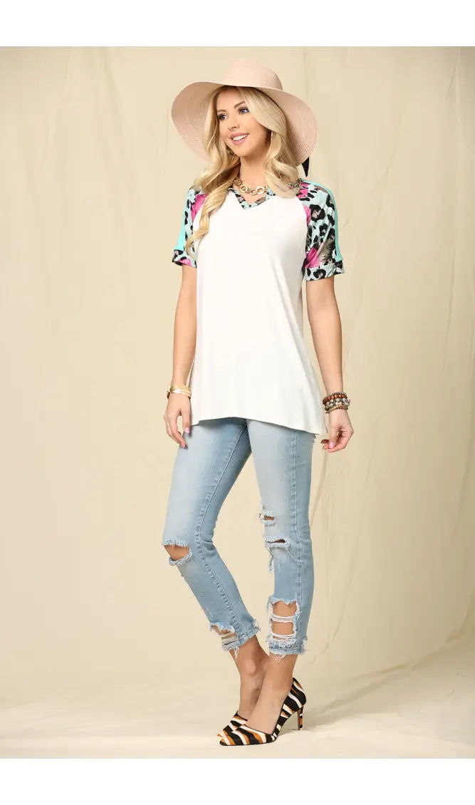 Spring print v neck- Celeste