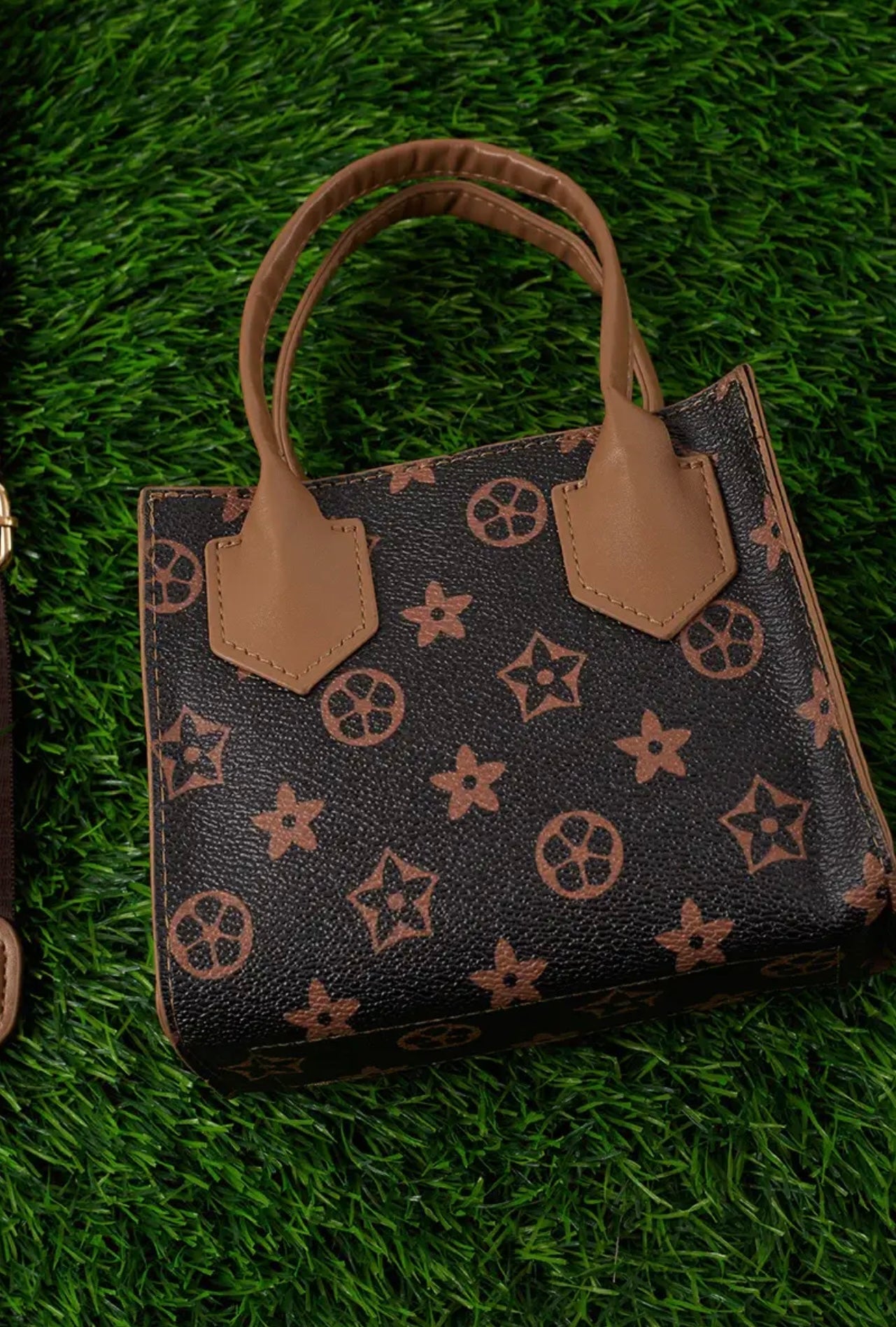 Star print wide strap mini purse